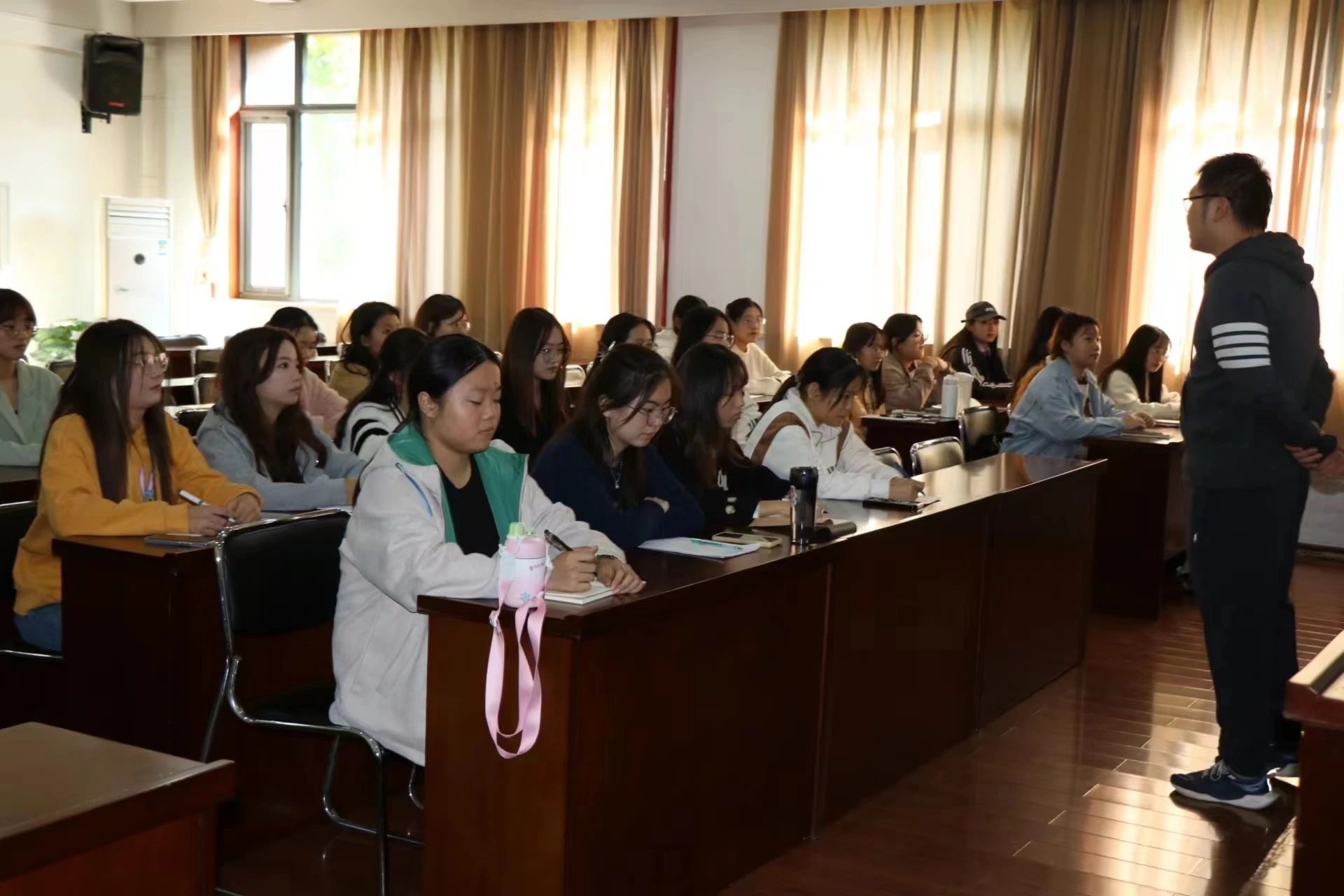 微信图片_20231117125049.jpg 微信图片_20231117125049.jpg